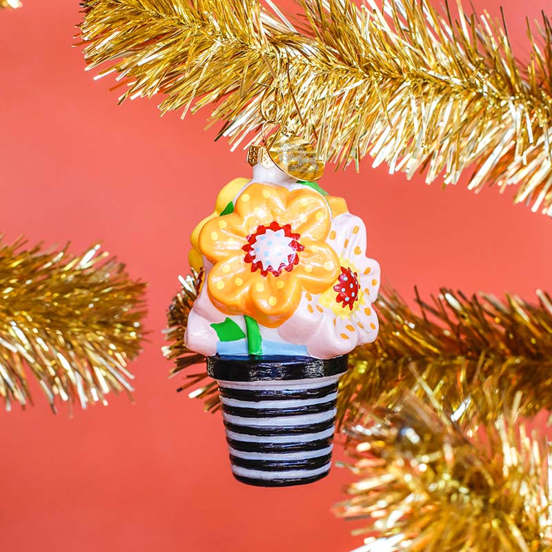 Shaped Ornament Flowers Design on Gold Tinsel Tree