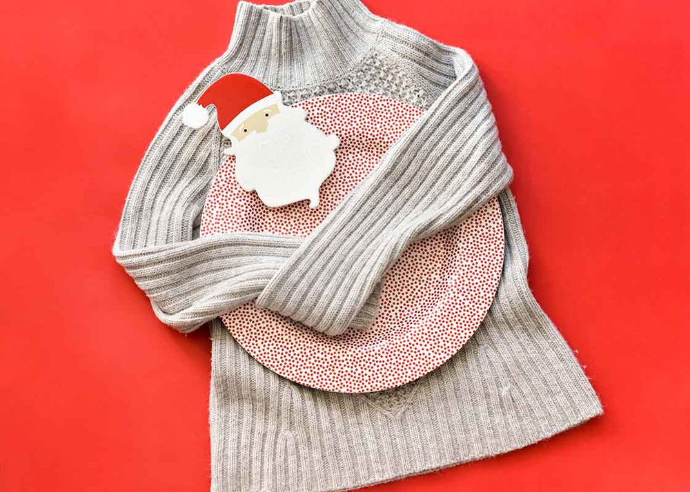 Red Small Dot Big Entertaining Round Platter with Ho Ho Santa Big Attachment