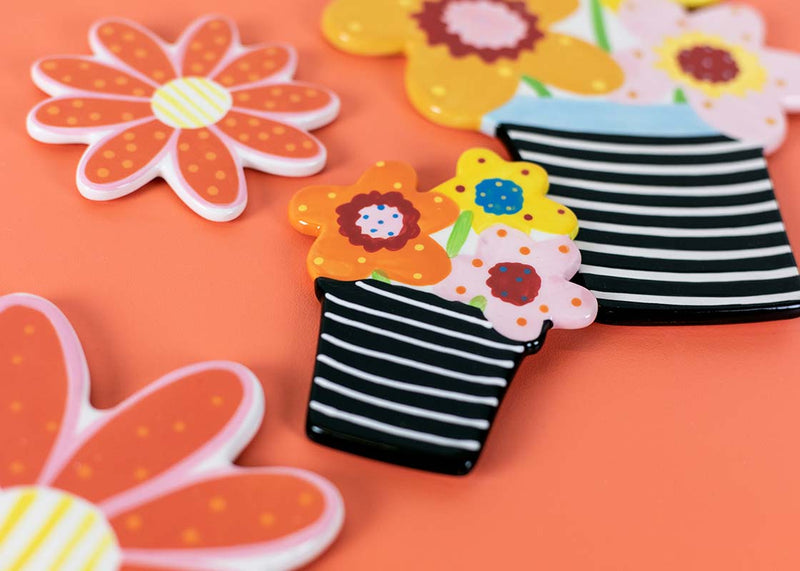Daisy Flower Attachments with Coordinating Happy Everything! Floral Decor
