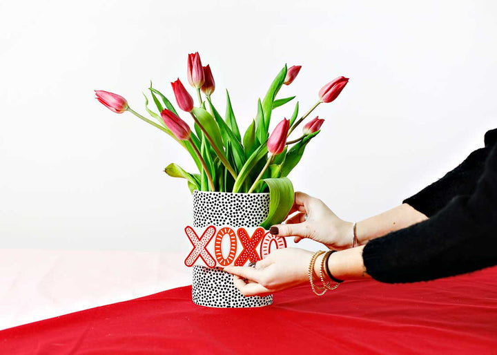 Black Small Dot Mini Oval Base with XOXO Mini Attachment